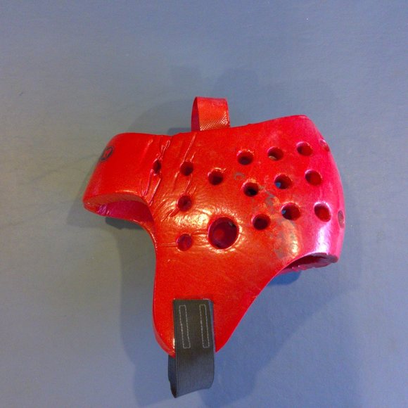 Sparring helmet and a pair of gloves - Picture 5 of 7